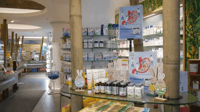 幽萃美在德国四家药房的产品陈列实拍 · 02
